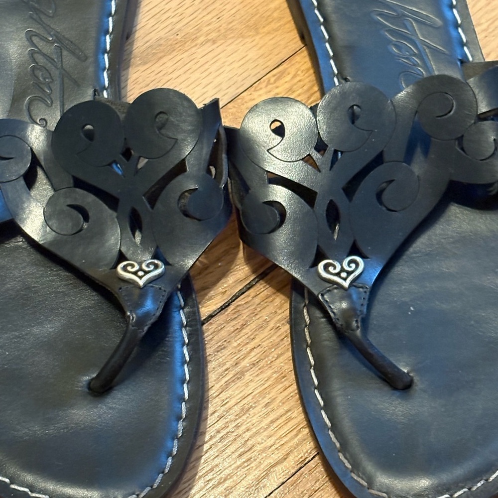 Brighton Allegre Black Sandals with Scroll Design 8.5